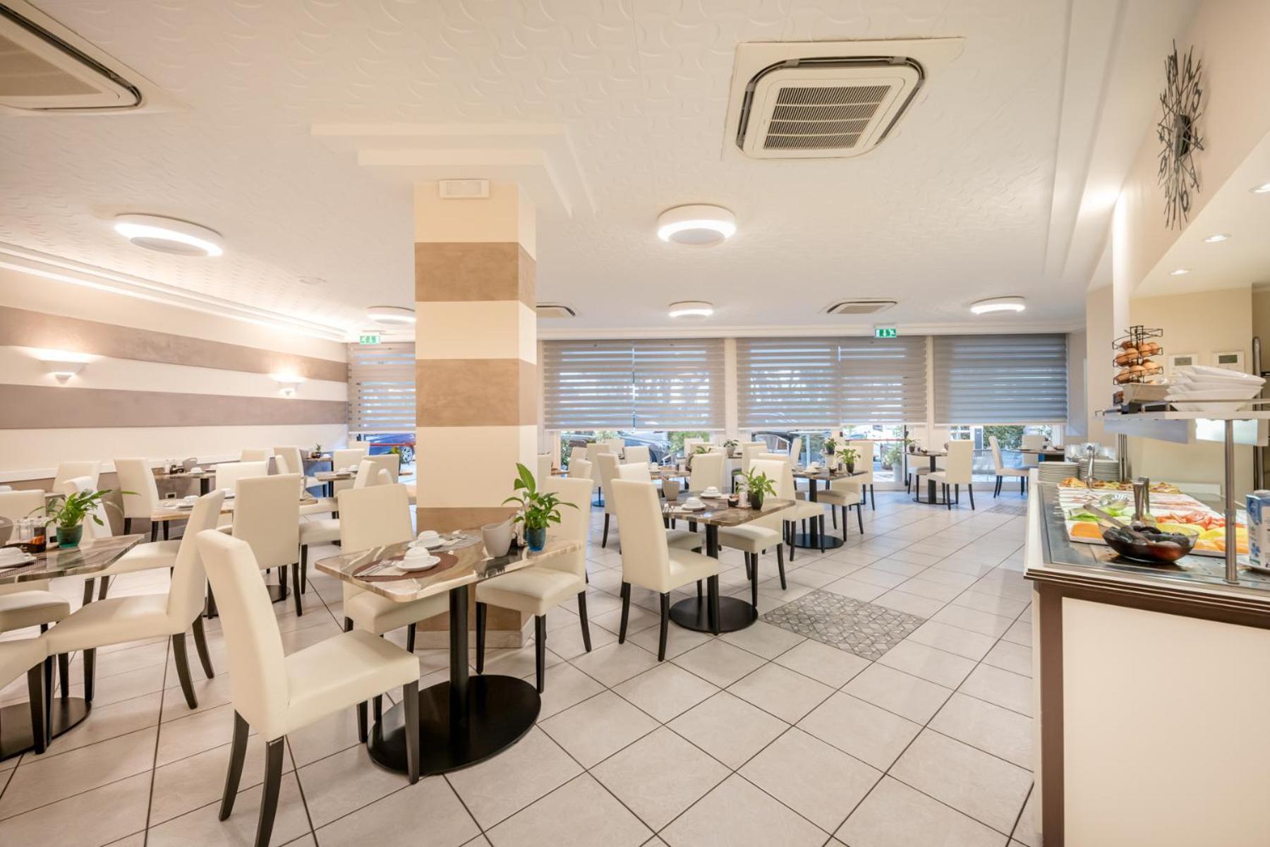 Hotel All'Orologio 3 Stelle Superior Caorle Exterior photo