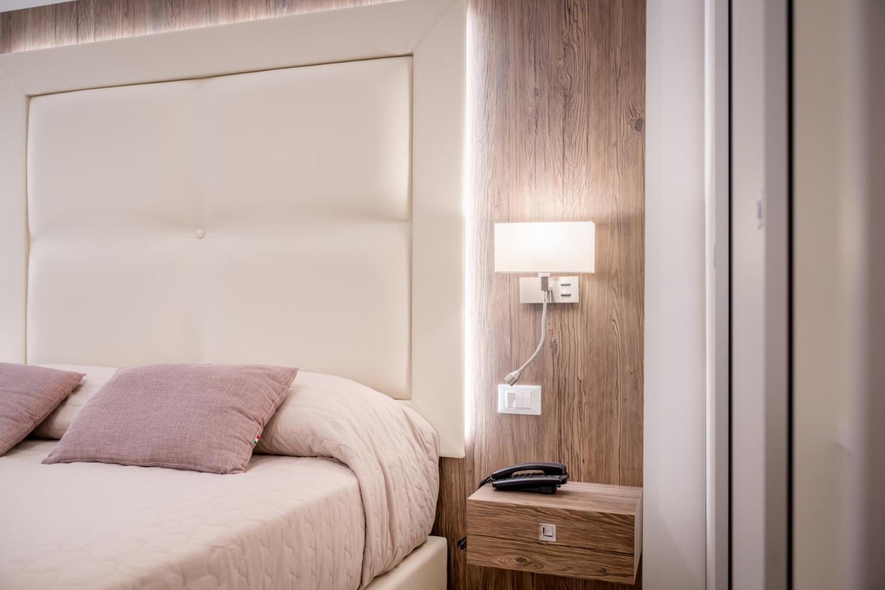Hotel All'Orologio 3 Stelle Superior Caorle Exterior photo
