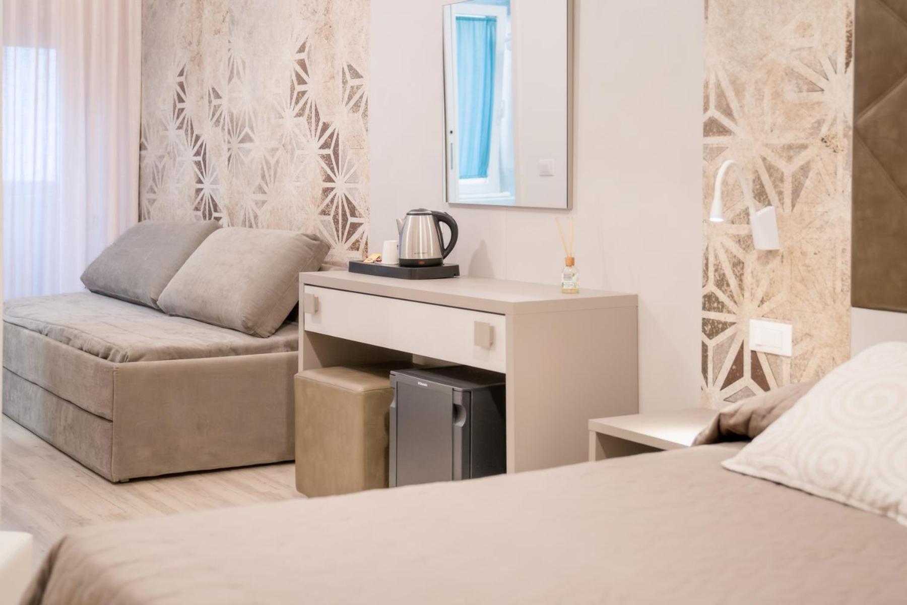 Hotel All'Orologio 3 Stelle Superior Caorle Exterior photo